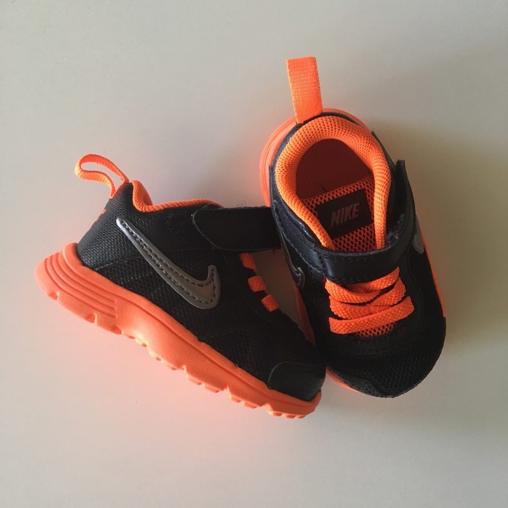 Nike infant size 2.5 shoes